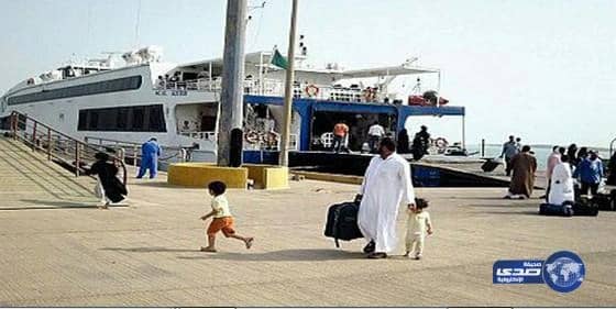 تعطُّل أبواب عبارة فرسان والمسؤولون يضطرون لفتحها يدوياً