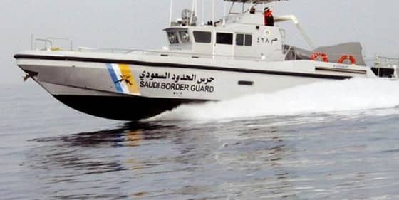 "العاصفة" تخطف 3 شباب وسط مياه الخليج العربي