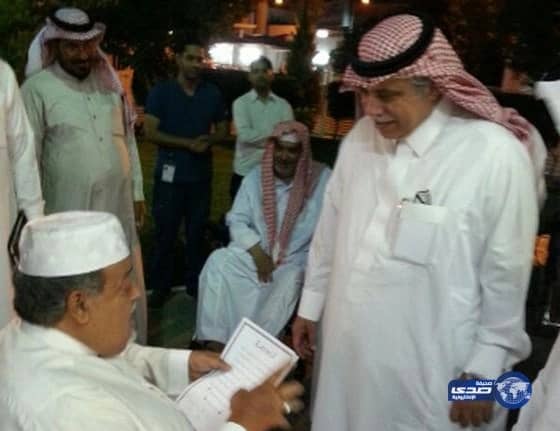 القصبي يجتمع بأيتام ومعاقي ومسني الطائف وينهي معانة سيدة من عنف أسري