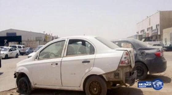 أمانة الشمالية تزيل السيارات التالفة من شوارع عرعر