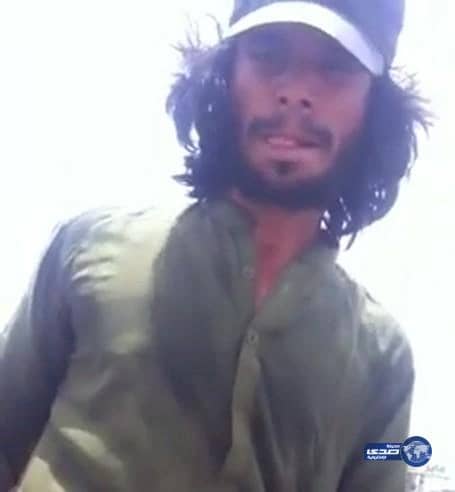 بالفيديو: وافد يقوم بتهريب جمل نافق الى احد المطاعم‎