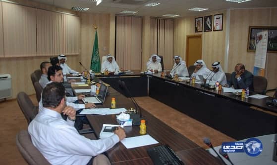 امين منطقة نجران راس اجتماع لتقنية المعلومات الخاص بتطوير نظام الرخص‎