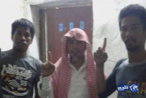 وافدان يشهران إسلامهما بمكتب الدعوة بالبرك