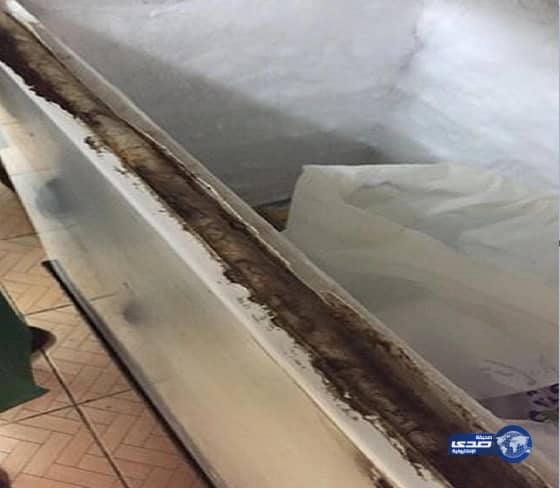  أمانة جدة تغلق مطعم "الصنوبرة اللبناني" لوجود عدة مخالفات.  