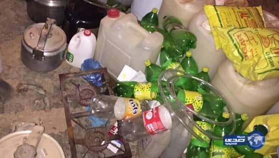 شرطة القصيم تطيح بثلاثة وافدين صنعوا وروجوا الخمور