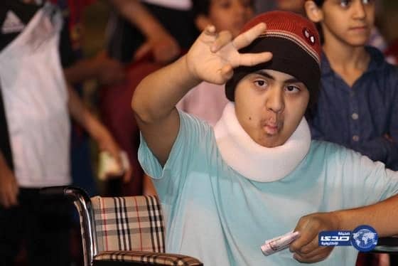 مُعاق يبهر الحضور بإعداد برنامجهم الأول بالرس‎