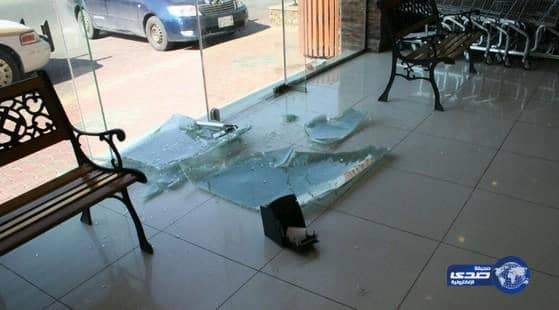 القبض على ثلاثة لصوصٍ بينهم وافدان تخصصوا بسرقة المركبات والمحال التجارية 