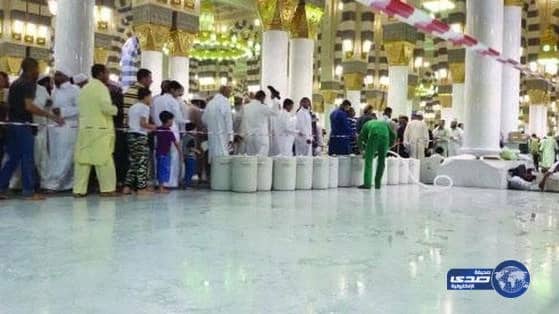 "شؤون الحرمين" تشكل لجنة للتحقيق مع عامل دنَّس حرمة المسجد النبوي بنعليه