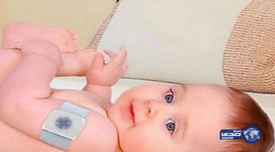 اختراع “سوار ذكي” يوقظ الوالدين عند ارتفاع درجة حرارة الطفل