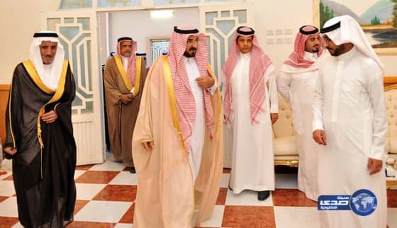 "وكيل أمارة الباحة " يشارك شيخ قبيلة بيضان وبني عويف وأخيه غرم فرحتهم بزواج أبنائهم‎