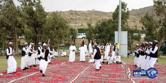 الفرق الشعبية تتألق في صيف الباحة بعروضها المنوعة‎