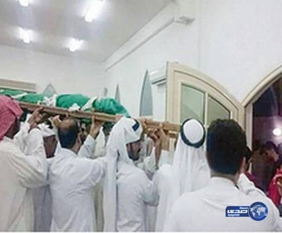 أهالي القطيف يشيعون الطفلة "سكينة" المتوفاة نتيجة إهمال طبي