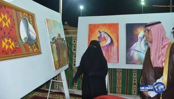 الفنانة التشكيلية ثنوى القرعاني .. تبهر زوار مهرجان " الدار دارك " بضباء