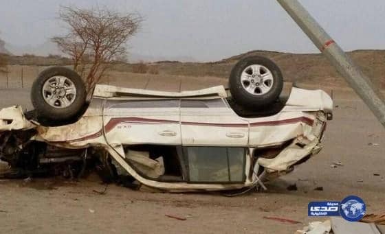 انقلاب يتسبب في وفاة وإصابة 4 أشقاء في بدر