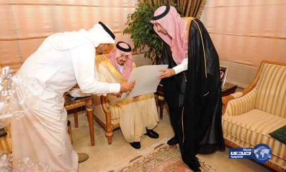 أمير عسير يشيد بنتائج مهرجان الصفري اثناء استقباله لمحافظ بيشه 