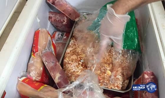  بلدية العتيبية بالعاصمة المقدسة تصادر أكثر من 6 أطنان من المواد الغذائية الفاسدة