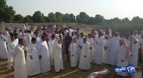 بالصور: تشييع جثمان أحد ضحيتي اقتحام مصرف الراجحي بجازان