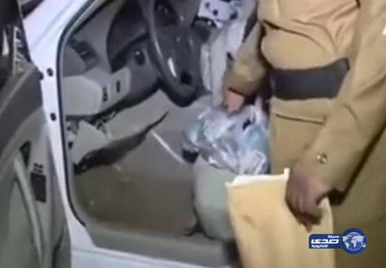 بالفيديو : أبرز المضبوطات التي عُثر عليها بسيارة "منفذ تفجير نجران"