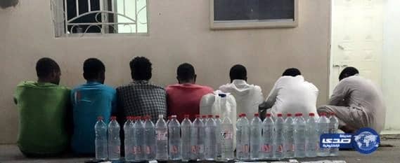  ضبط 7 اشخاص يقومون بتصنيع العرق‎ بمكة (صور)