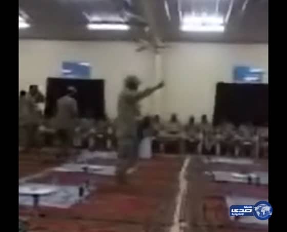 بالفيديو جندي كويتي لقائده بالتحالف: "ما نبي غدا.. ودُّونا للجبهة"‎