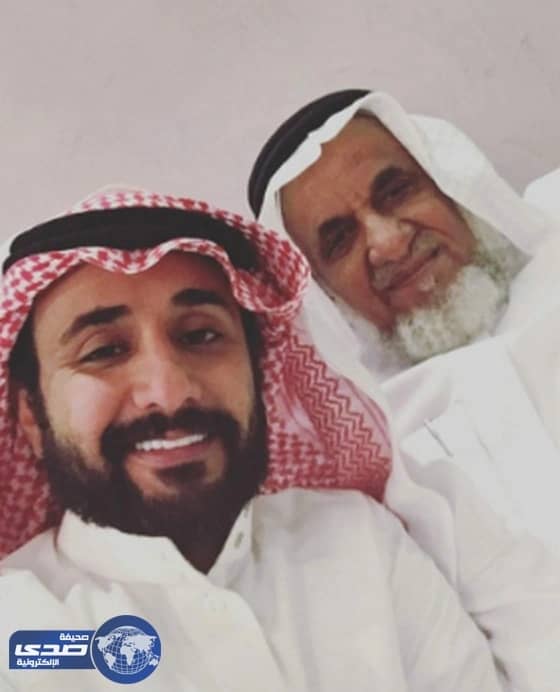 سيلفي العيد طارق الحربي مع أبوه..