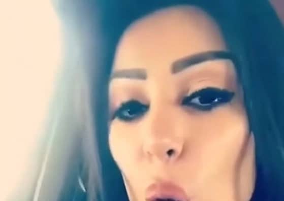 فيديو فاضح لفنانة كويتية شهيرة يثير ضجة واسعة ويحيلها للنيابة العامة