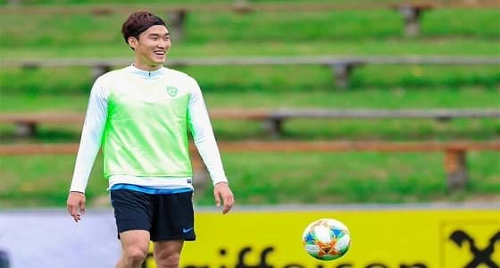جانغ هيون يشارك في تدريبات الهلال بالنمسا