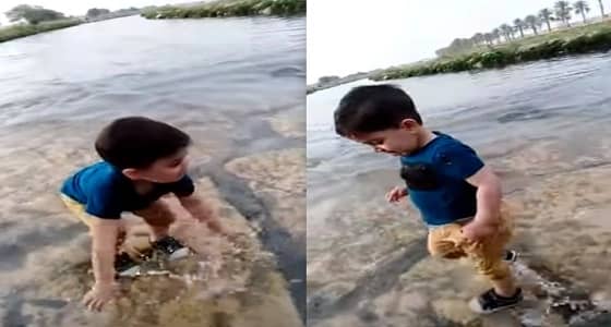 بالفيديو.. اللقطات الأخيرة لمفقود وادي الحائر بالرياض