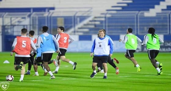 بالصور.. " الهلال " يواصل تدريباته بمشاركة " ديجينك وغوميز "