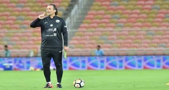 بيتزي يمنح راحة للاعبي الأخضر