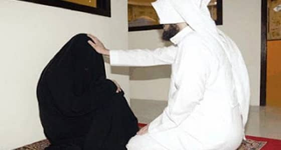 راق شرعي تحرّش بمواطنة ولمس أجزاء حساسة منها لإخراج الجن!