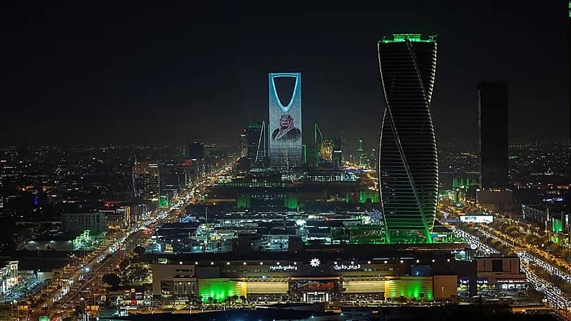 الرياض تتألق في سماء اليوم الوطني الـ95.. فيديو