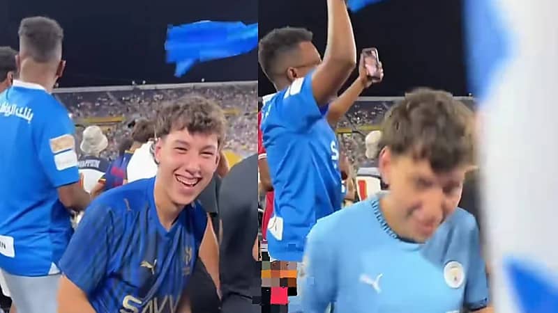 مشجع مانشستر سيتي يخلع تيشرت السيتي ويرتدي تيشرت الهلال.. فيديو