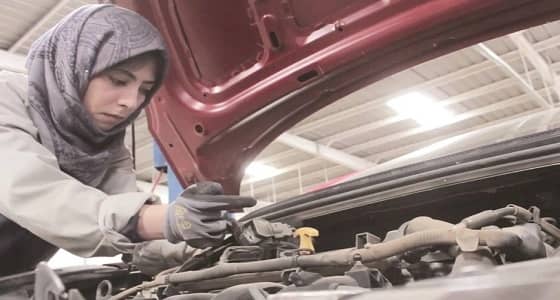 في اليوم العالمي للمرأة.. قصة "ميكانيكية " تتحدى الحرب في اليمن