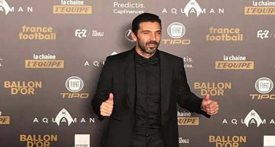 بوفون: لو الأمر بيدي لأعطيت الكرة الذهبية لزميلي في النادي