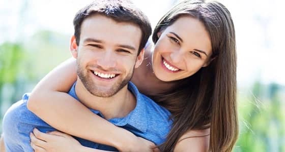 دولة تجعل " القبلات " بديلًا عن رسوم دخول الأماكن التاريخية