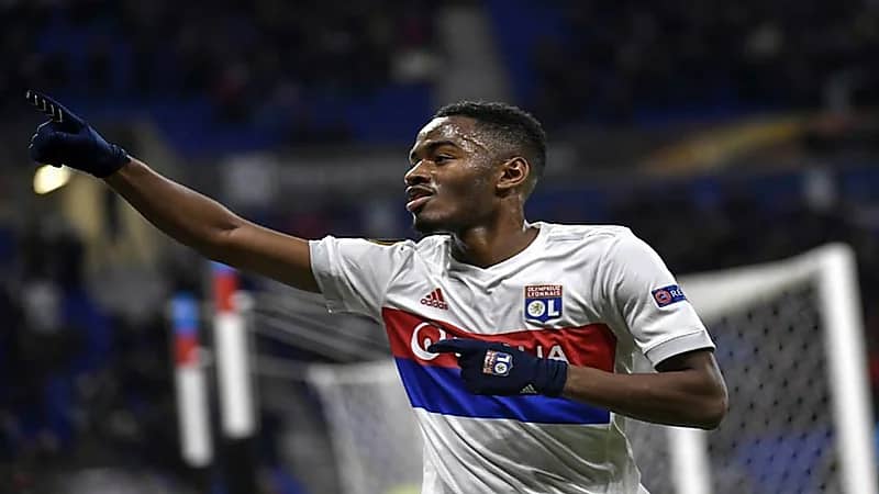 مهاجم جزر القمر ماوليدا يوقع لنادي الخلود