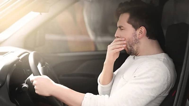 طرق التغلب على النعاس أثناء قيادة السيارة