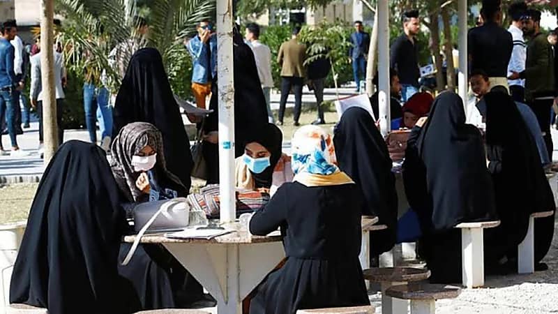طالبة عراقية تنجب طفلها داخل قاعة الامتحان