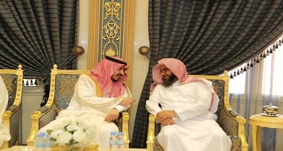 بالصور.. نائب أمير مكة يزور الشيخ الشريم في منزله لتهنئته بعيد الفطر 