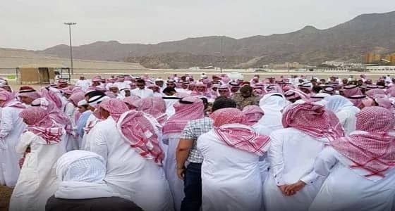 بالصور.. جموع غفيرة يتقدَّمهم محافظ أضم يشيعون شهيد الوطن " المالكي "