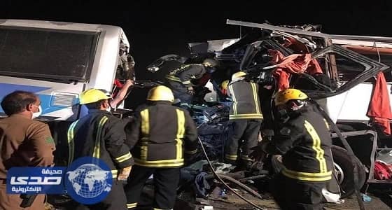 بالفيديو والصور.. وفاة 6 وإصابة 48 بحادث تصادم مروع على طريق «القصيم- المدينة»