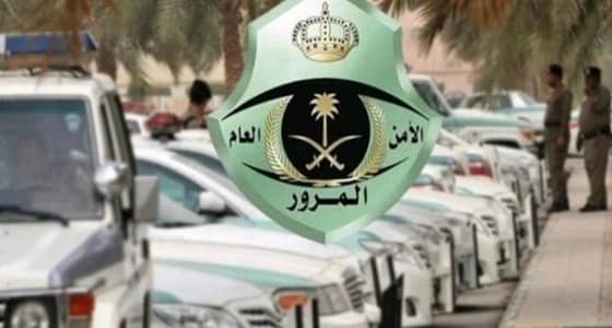 المرور: تنقلك بين المسارات يزيد الازدحام المروري