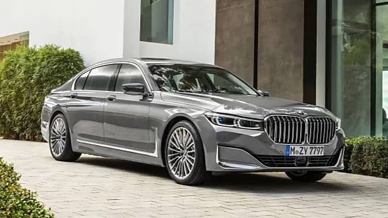 بالصور.. أهم فئات سيارات BMW موديل 2022 في المملكة