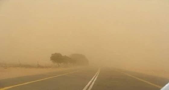 تنبيه بأتربة مثارة وانعدام الرؤية برفحاء