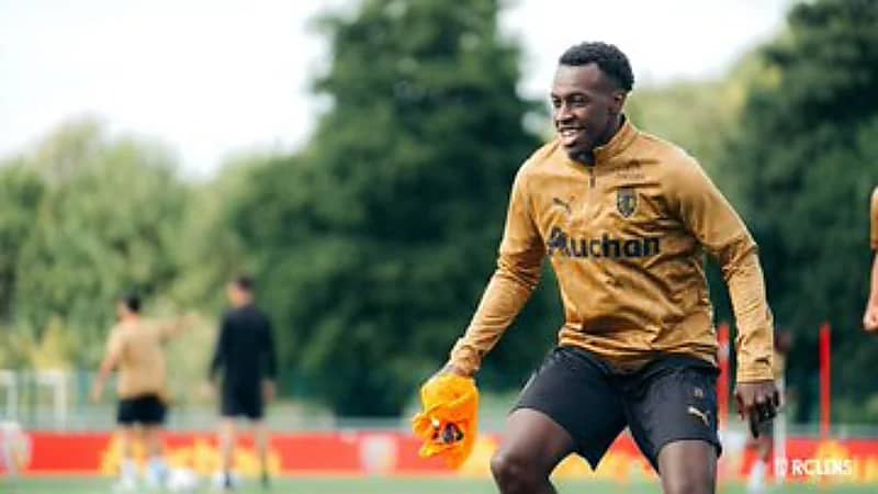 أول ظهور لسعود عبدالحميد في تدريبات لانس .. صور