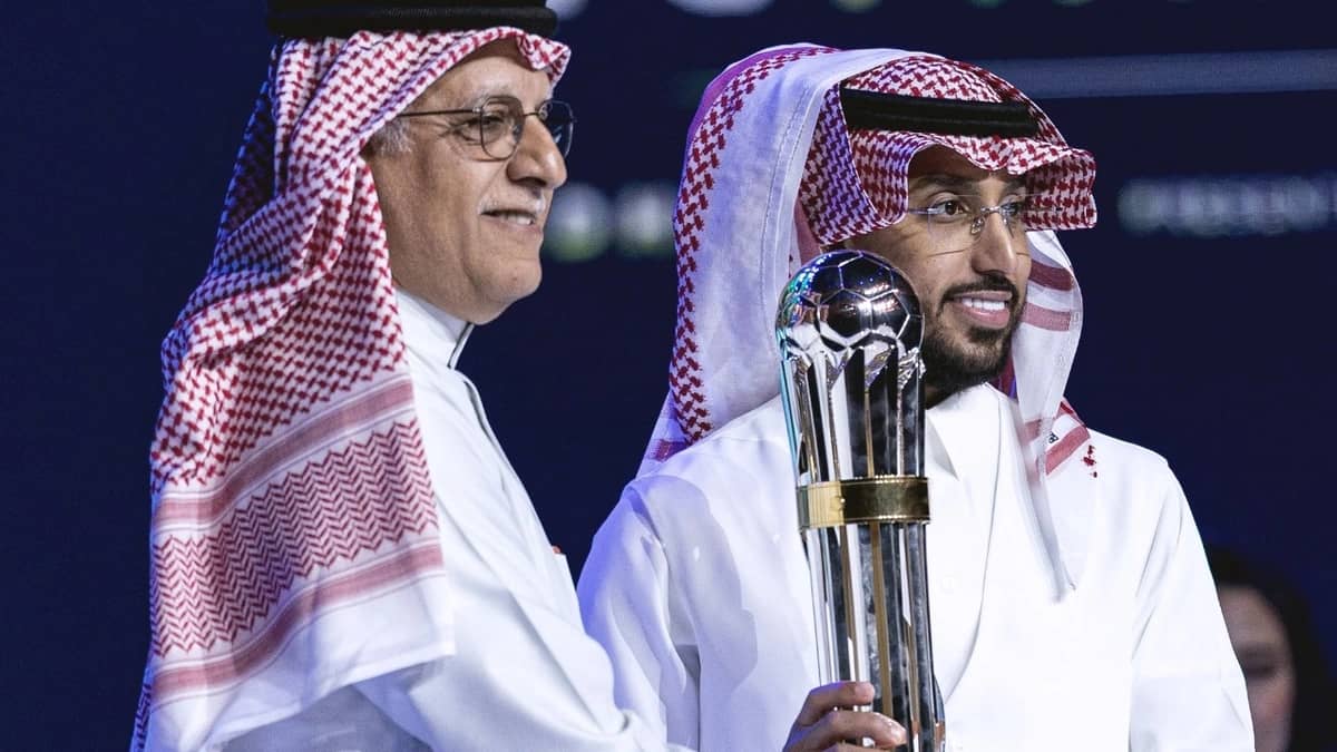 الهلال يشيد بتتويج سالم الدوسري: يتفرد بالأفعال لا بالأقوال