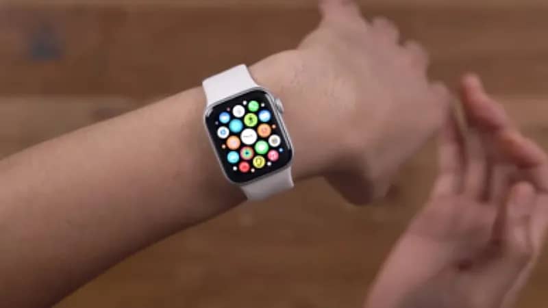 ساعة أبل تتسبب في إنقاذ امرأة بعد دفنها حية