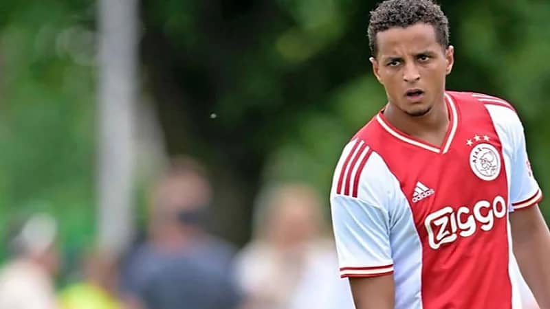 لاعب من أصول مغربية يتلقى تهديدات بالقتل من مجهولين