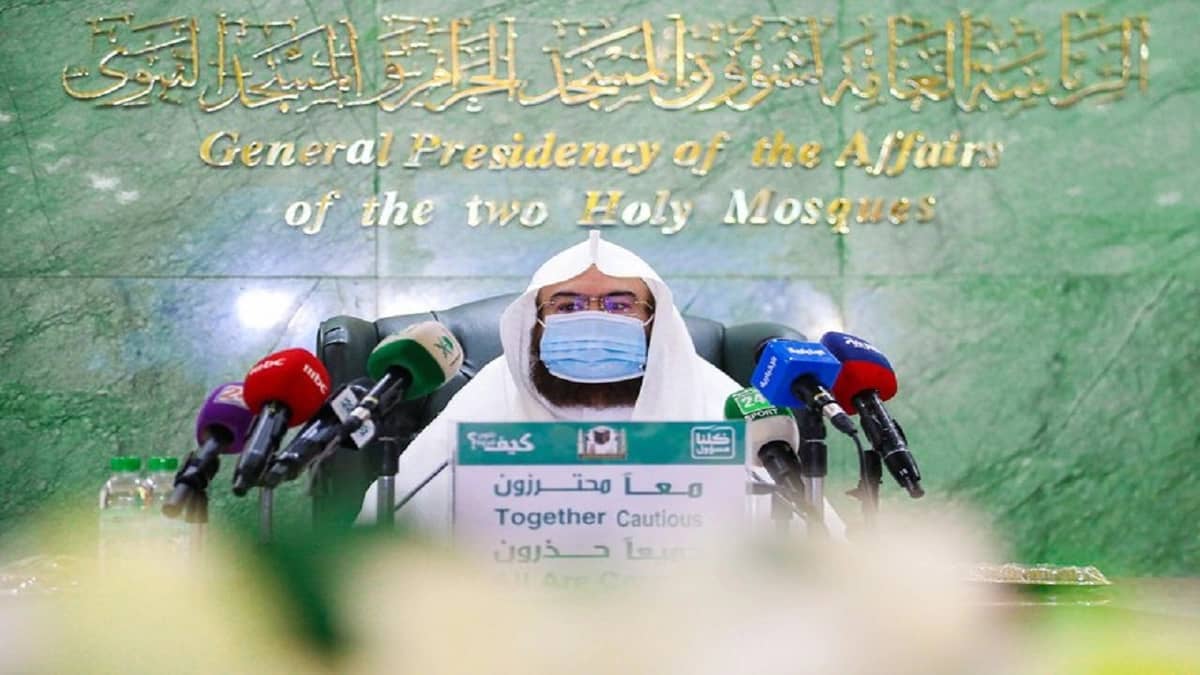 السديس: تصل مرات تعقيم المسجد الحرام لـ 10 مرات يوميا